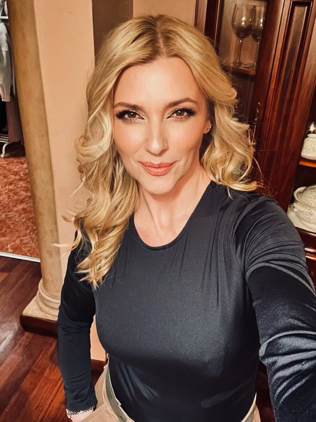 maja-grozdanovska-pancheva-za-menopauzata-se-zdebeliv-10kg-nosev-shiroka-obleka-celo-vreme-06.jpg