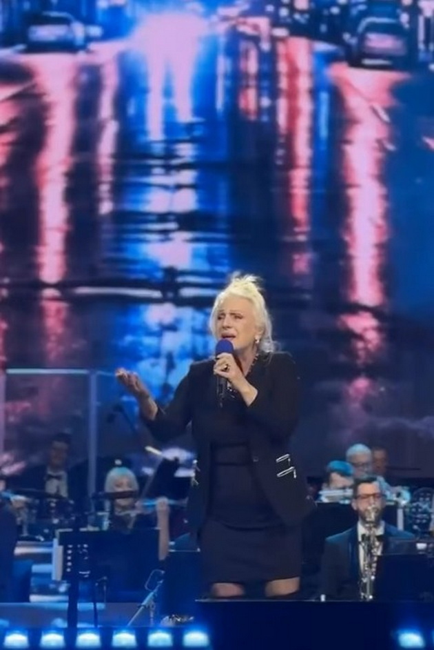 maja-odjaklievska-bleska-na-72-godini-izdominira-vo-mini-fustan-na-festival-vo-belgrad-video-05.jpg