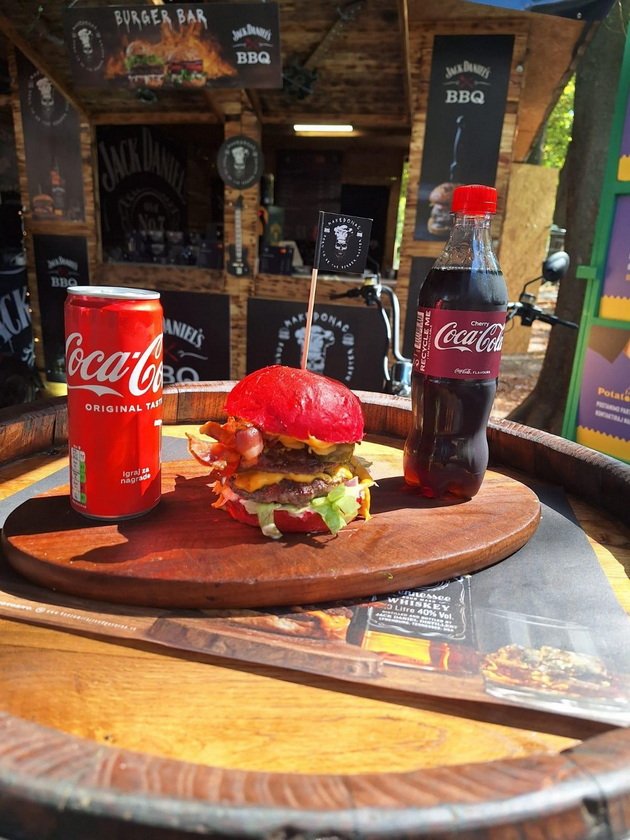 nenad-od-kumanovo-ima-unikaten-burger-bar-vo-belgrad-najskap-e-vegetarijanskiot-burgerite-so-viski-mi-se-zashtiten-znak-05.jpg