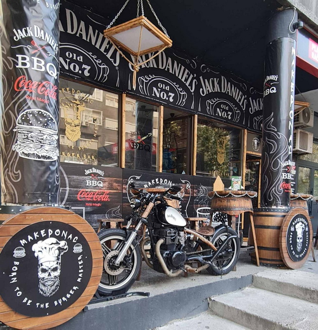 nenad-od-kumanovo-ima-unikaten-burger-bar-vo-belgrad-najskap-e-vegetarijanskiot-burgerite-so-viski-mi-se-zashtiten-znak-23.jpg