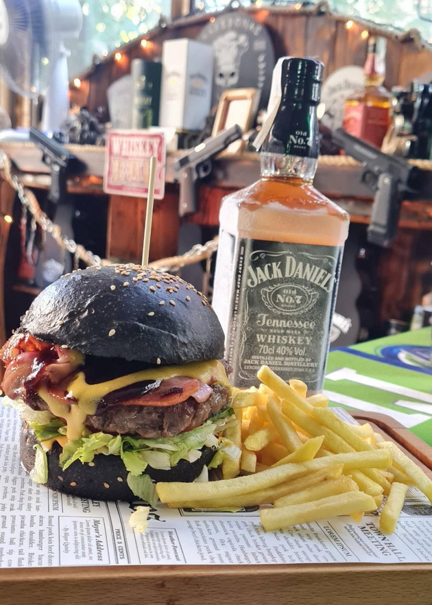 nenad-od-kumanovo-ima-unikaten-burger-bar-vo-belgrad-najskap-e-vegetarijanskiot-burgerite-so-viski-mi-se-zashtiten-znak-24.jpg
