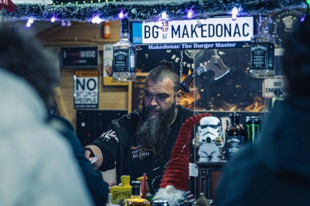 nenad-od-kumanovo-ima-unikaten-burger-bar-vo-belgrad-najskap-e-vegetarijanskiot-burgerite-so-viski-mi-se-zashtiten-znak-30.jpg