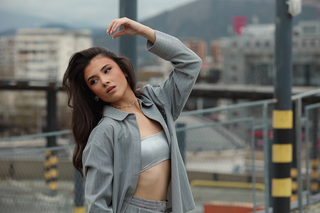 sedativ-nosi-nova-energija-marija-spasovska-so-debi-album-i-silna-muzichka-poraka-video-05.jpeg