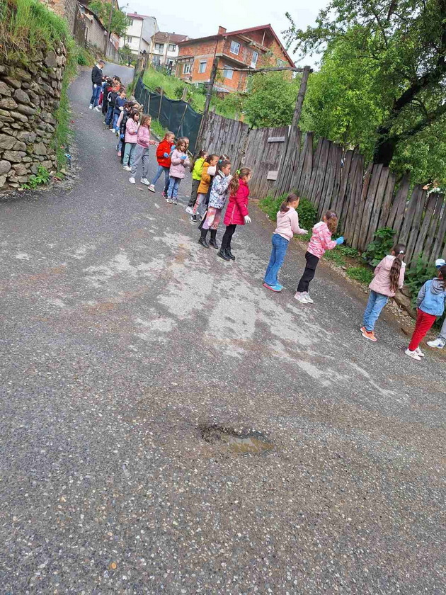 sobravme-nad-1-5-toni-otpad-niz-zemjava-makedonkata-gordana-i-avstriecot-hanes-tvorci-na-generalka-vikend-10.jpg