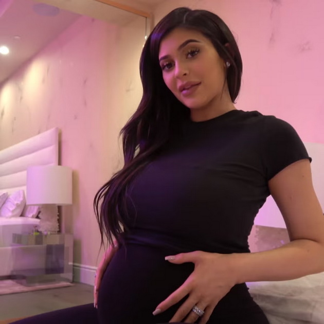 bebeto-mi-pagjashe-od-vaginata-se-porodiv-so-96kg-kajli-djener-otkri-nepoznati-detali-za-bremenosta-04.jpg