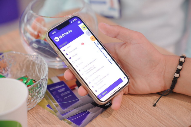 edinstveno-so-nlb-banka-bankarstvo-od-pochetok-do-kraj-direktno-preku-tvojot-mobilen-telefon-01.jpg