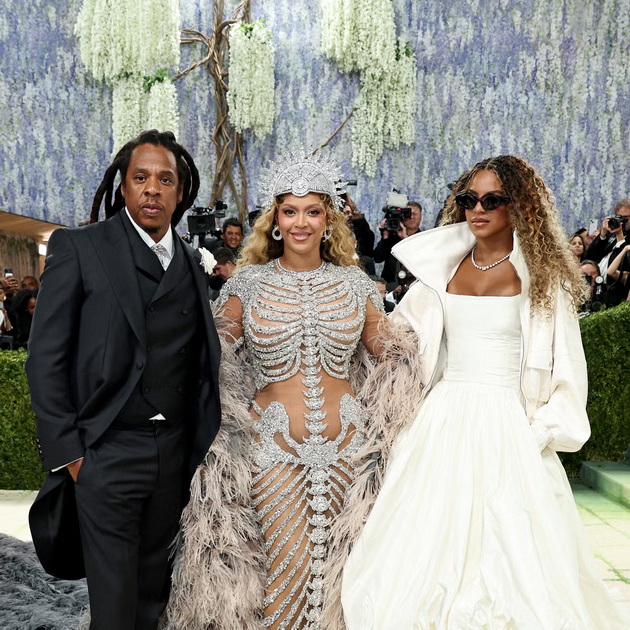 najmokjnite-i-najvljubeni-parovi-na-met-gala-2026-bijonse-i-djej-zi-izdominiraa-foto-02.jpg