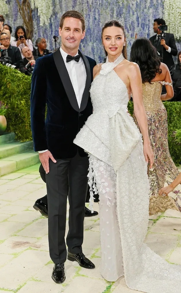 najmokjnite-i-najvljubeni-parovi-na-met-gala-2026-bijonse-i-djej-zi-izdominiraa-foto-07.jpg