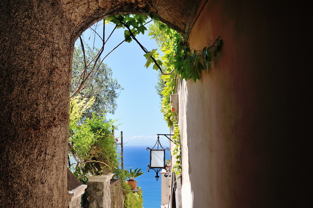 10-greshki-shto-vi-go-ispraznat-parichnikot-do-posledno-evro-na-patuvanje-na-bregot-amalfi-04.jpg