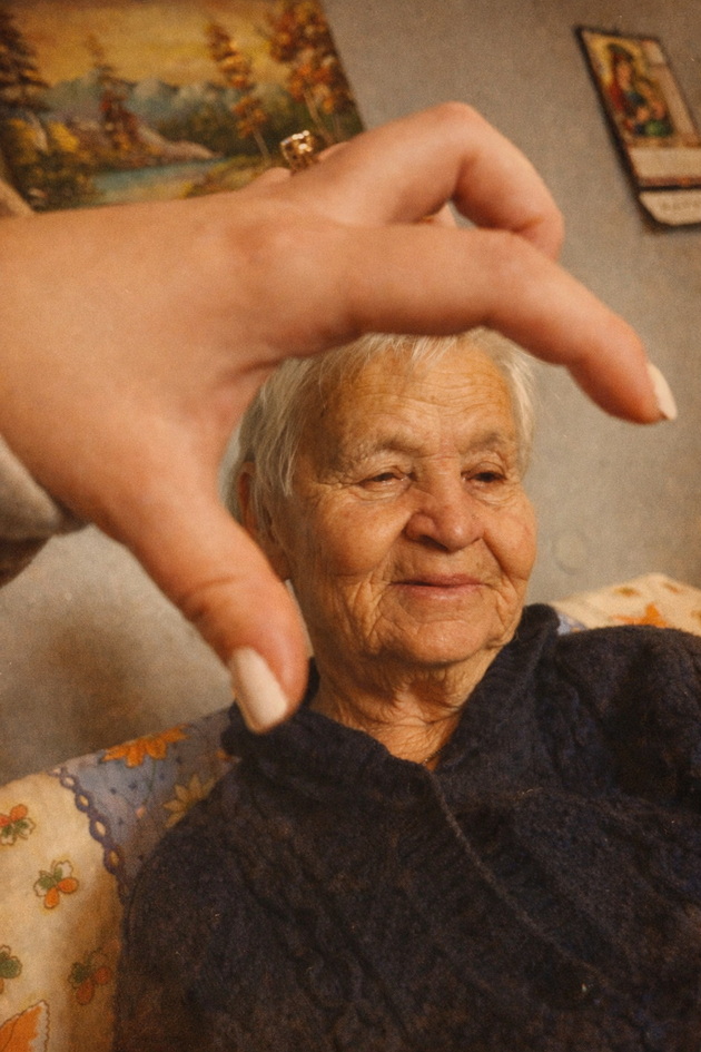 baba-i-vnuka-od-kavadarci-se-poim-za-neraskinliva-ljubov-natasha-29-si-gi-istetovira-imeto-i-okoto-na-baba-i-neda-81-04.jpg