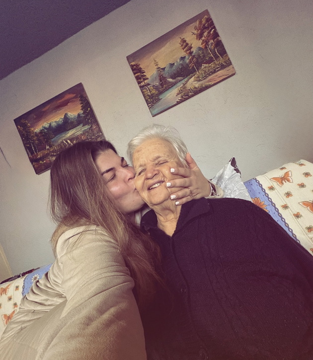 baba-i-vnuka-od-kavadarci-se-poim-za-neraskinliva-ljubov-natasha-29-si-gi-istetovira-imeto-i-okoto-na-baba-i-neda-81-06.jpeg
