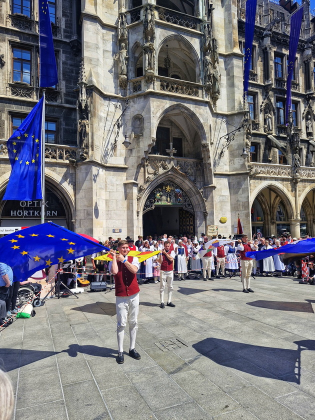bev-vo-minhen-a-go-posetiv-i-najubaviot-zamok-vo-evropa-bavarija-e-kako-od-bajkite-letav-od-skopje-do-memingen-02_1_copy.jpg