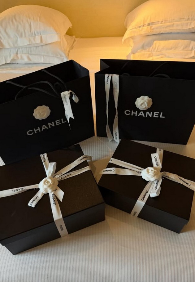 ljupka-mitrova-se-gushka-so-soprugot-vo-pariz-i-se-fali-so-shopingot-od-chanel-na-prvata-godishnina-od-brak-22.jpg