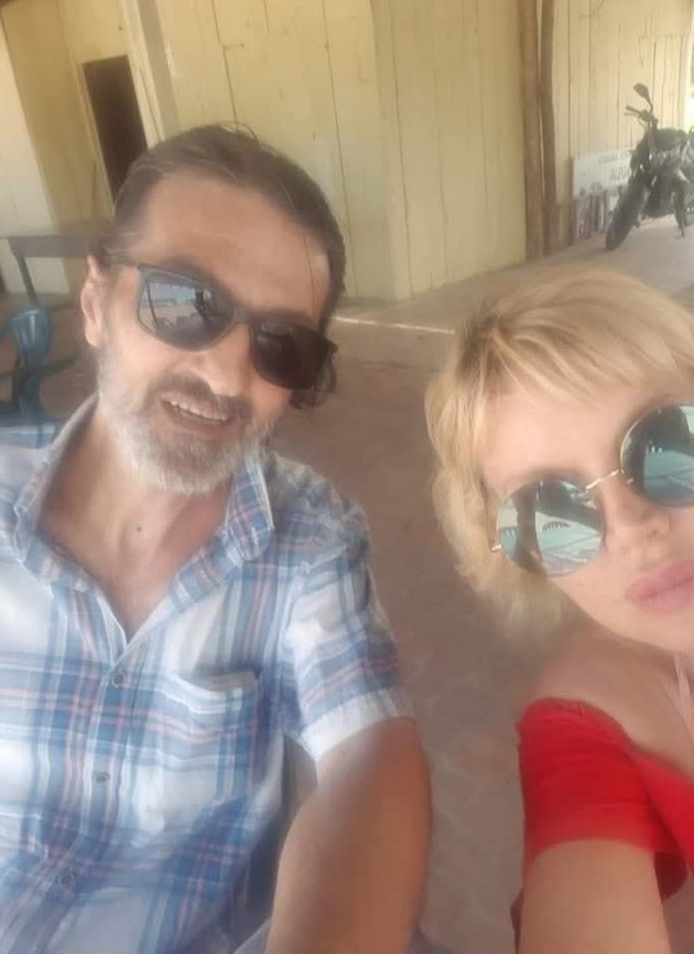 soprugata-na-kili-emotivna-2-meseci-po-negovata-smrt-se-prodolzhuva-no-odednash-kje-dojde-edna-uzhasna-taga-07.jpg