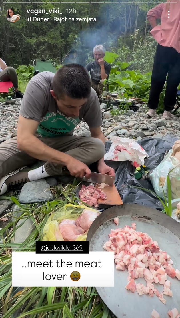 vegan-viki-so-svoite-dve-deca-i-so-dvete-na-svrshenikot-se-srekjno-semejstvo-od-6-na-piknik-vo-priroda-10.jpg