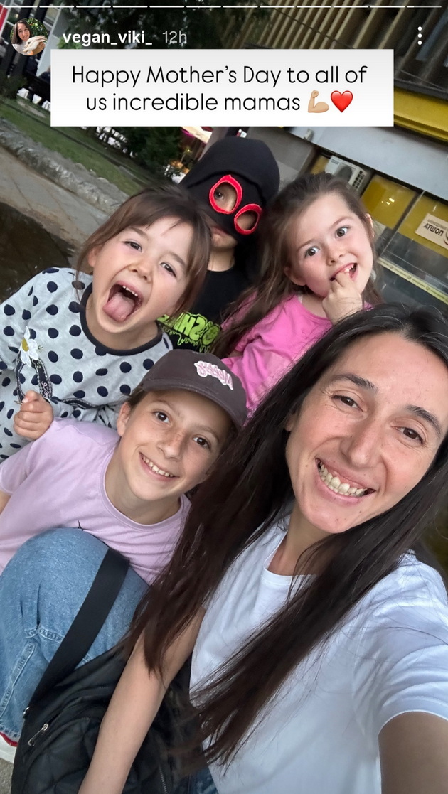 vegan-viki-so-svoite-dve-deca-i-so-dvete-na-svrshenikot-se-srekjno-semejstvo-od-6-na-piknik-vo-priroda-14.jpg