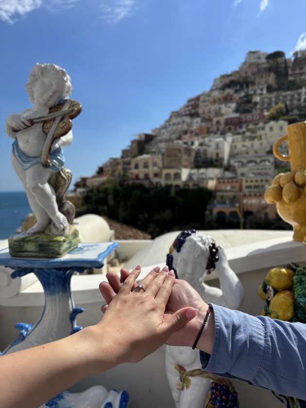 vladimir-od-skopje-ja-zaprosi-andrijana-na-mesto-so-pogled-kon-positano-iznajmivme-motocikl-vozevme-po-bregot-amalfi-02.jpeg