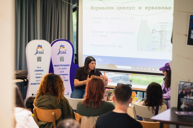 150-studentki-otvoreni-predavanja-i-silna-poraka-od-dm-po-povod-svetskiot-den-na-menstrualnata-higiena-01.JPG