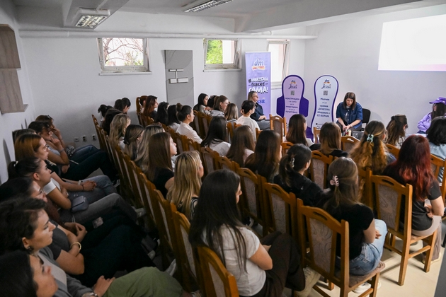 150-studentki-otvoreni-predavanja-i-silna-poraka-od-dm-po-povod-svetskiot-den-na-menstrualnata-higiena-06.JPG