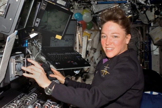 detali-za-najchudniot-ljuboven-triagolnik-vo-nasa-astronautka-so-chekan-i-pishatol-sakal-daja-ubie-ljubovnicatana-dechko-02.JPG