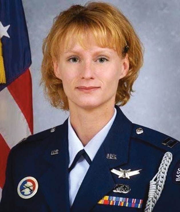 detali-za-najchudniot-ljuboven-triagolnik-vo-nasa-astronautka-so-chekan-i-pishatol-sakal-daja-ubie-ljubovnicatana-dechko-05.JPG
