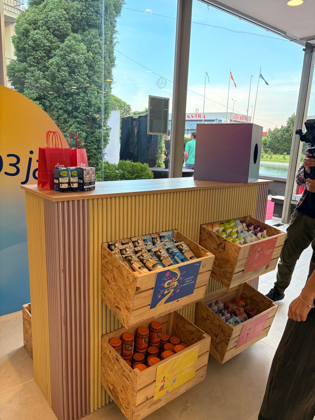 dm-drogerie-markt-dobi-nagrada-za-opshtestvena-odgovornost-za-platformata-idnina-koja-inspirira-na-nastanot-na-ubavina-i-zdravje-05.JPG