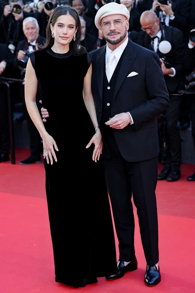 dzhon-travolta-stana-hit-meme-so-beretkata-na-kanski-filmski-festival-izgleda-kako-bel-semjuel-l-dzhekson-02.JPG