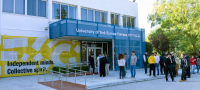 edna-odluka-dve-diplomi-spasovska-za-univerzitetot-jork-vo-solun-i-se-shto-ne-pishuva-vo-knigite-povekje.jpg