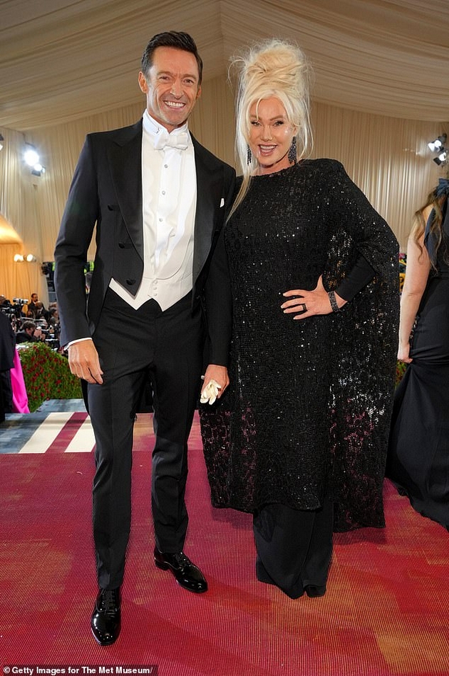 hju-dzhekmen-prodolzhuva-da-ja-ponizhuva-bivshata-sopruga-i-se-soochi-so-kritiki-ja-odnese-ljubovnicata-na-met-gala-6.JPG
