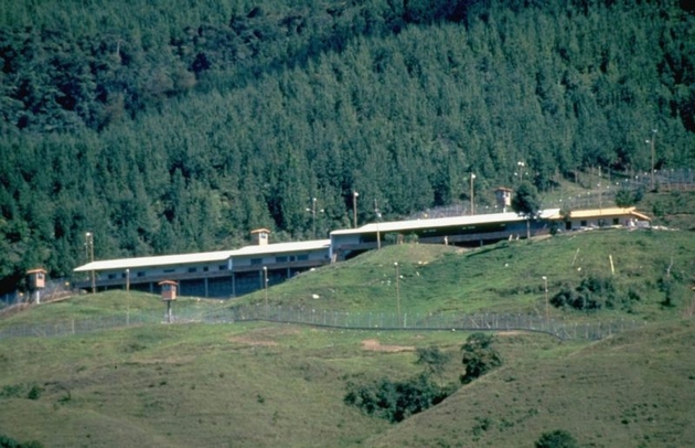 kolku-pari-navistina-imal-pablo-eskobar-i-kako-gi-troshel-13.JPG