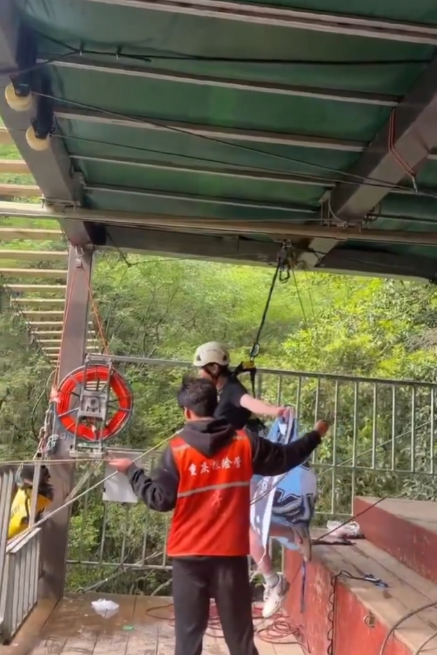 mornichavo-video-devojka-zagina-vo-park-vo-kina-padna-vo-bezdna-od-adrenalinska-lulashka02.JPG
