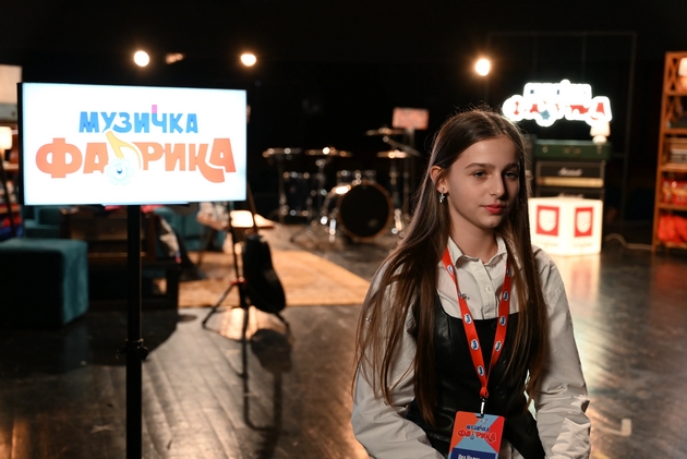 muzichka-fabrika-povtorno-gi-sobra-semejstvata-pred-malite-ekrani-01_copy.JPG