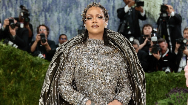 neprijatni-momenti-shto-ja-odbelezhaa-met-gala-2026-najsmeshnite-tvitovi-za-nastanot-06.JPG