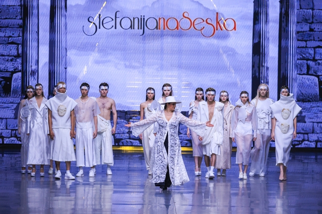 stefanija-naseska-popadinec-za-emotivna-postava-sakavme-da-pokazheme-deka-tkaeninata-nosi-chuvstvo-emocija-i-lichna-prikazna-01.JPG