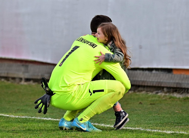 ljubovnata-prikazna-na-tijana-i-igor-aleksovski-go-otkazha-prviot-sostanok-morashe-da-zamine-so-fudbalskata-reprezentacija-22.jpeg