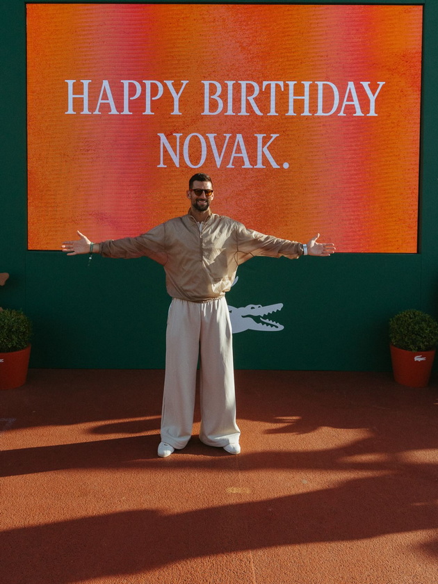 nosi-jakna-so-glina-od-teniskite-tereni-tancuva-so-kjerkata-nole-e-povtorno-glaven-fraer-na-roland-garros-16.jpg