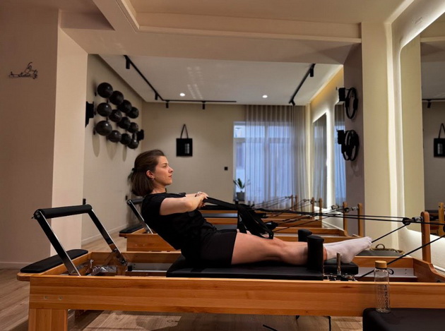 novo-mesto-vo-skopje-kade-zhenite-vezhbaat-pametno-elegantno-i-efikasno-se-otvori-we-re-form-reformer-pilates-studio-02.jpg