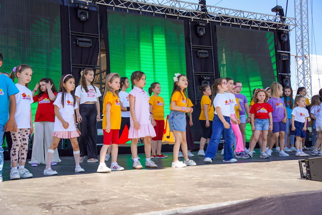 rekordna-posetenost-na-spektaklot-so-severina-vo-mega-shoping-park-13.jpg