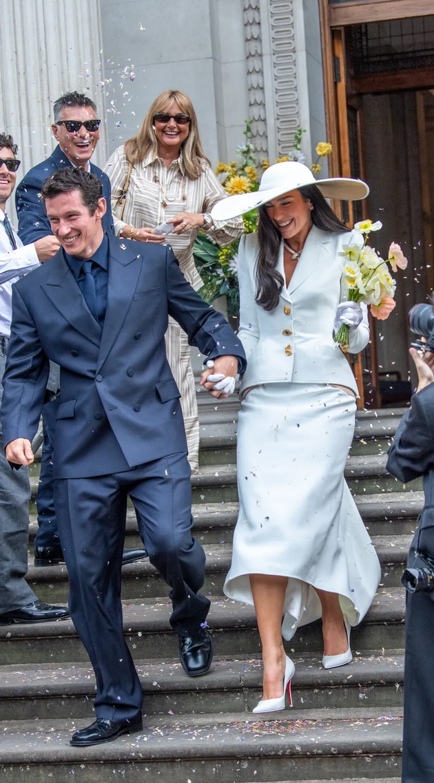 se-omazhi-dua-lipa-kostum-namesto-venchanica-mala-ceremonija-vo-london-02.jpg