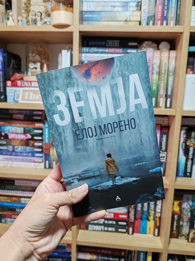 teodora-od-skopje-imam-biblioteka-od-600-knigi-koi-5-mi-se-omileni-09.jpg