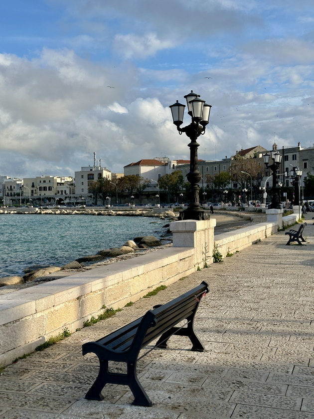 virdjinija-od-skopje-za-solo-patuvanjeto-vo-pulja-im-dadov-smestuvanje-na-2-devojki-vo-nevolja-se-fotkav-sama-so-stativ-109.jpeg