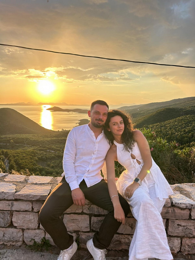 viktor-od-prilep-ja-zaprosi-sakanata-na-kul-nachin-ja-nacrtal-plazhata-na-platno-i-prashanjeto-kje-se-omazhish-li-za-mene-04.jpeg