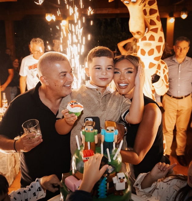 adelina-tahiri-35-so-izvajani-stomachni-muskuli-vo-raskoshen-resort-vo-egipet-po-semejnite-migovi-so-soprugot-i-sinot-16.jpg