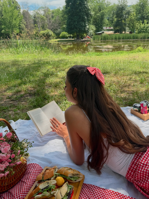 aleksandra-pizevska-so-piknik-fotki-od-gradski-park-i-vo-skopje-mozhe-da-bide-prekrasno-ako-se-potrudime-06.jpeg