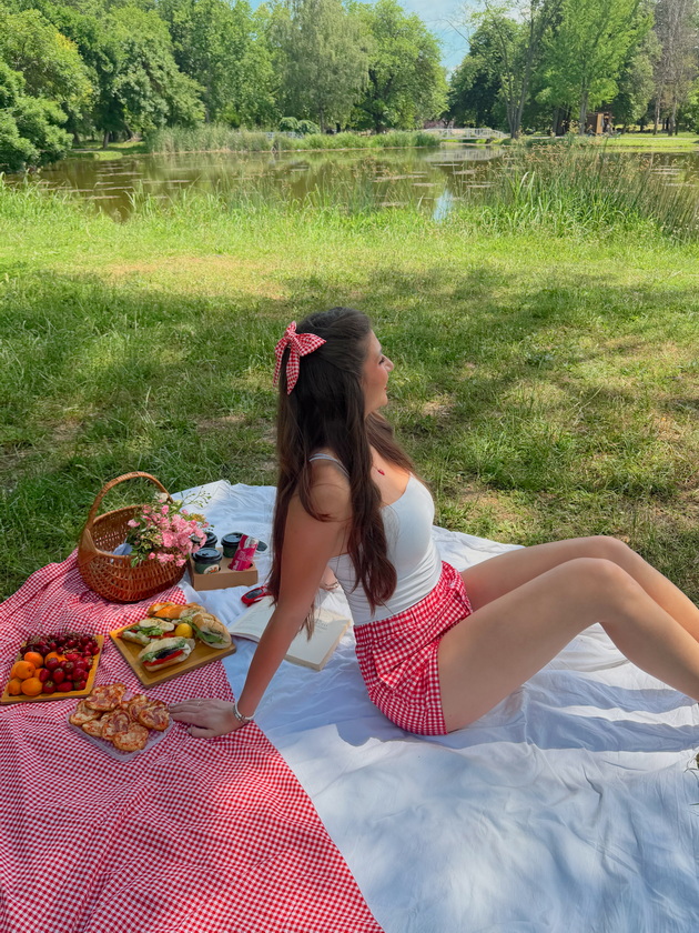 aleksandra-pizevska-so-piknik-fotki-od-gradski-park-i-vo-skopje-mozhe-da-bide-prekrasno-ako-se-potrudime-11.jpeg