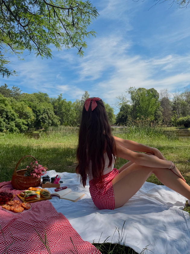 aleksandra-pizevska-so-piknik-fotki-od-gradski-park-i-vo-skopje-mozhe-da-bide-prekrasno-ako-se-potrudime-18.jpeg