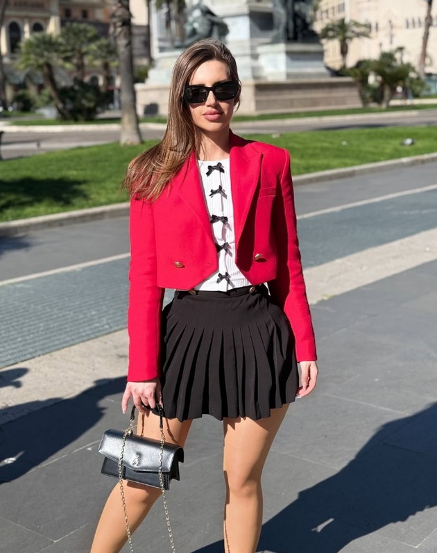 ana-daja-gri-e-modna-dama-od-skopje-so-vpechatliv-moden-stil-i-milenik-dalmatinec-od-koj-ne-se-deli-foto-22.jpg