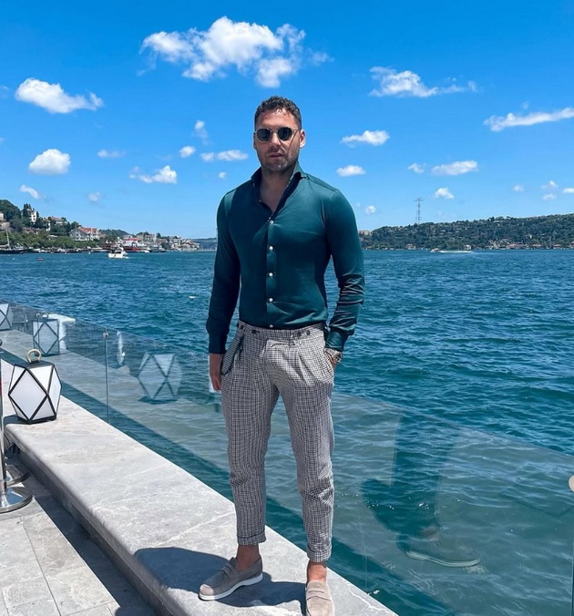 dushko-toshikj-raskina-so-devojkata-taa-si-pravi-provokativni-selfi-sama-ne-se-sledat-vekje-na-instagram-17.jpg