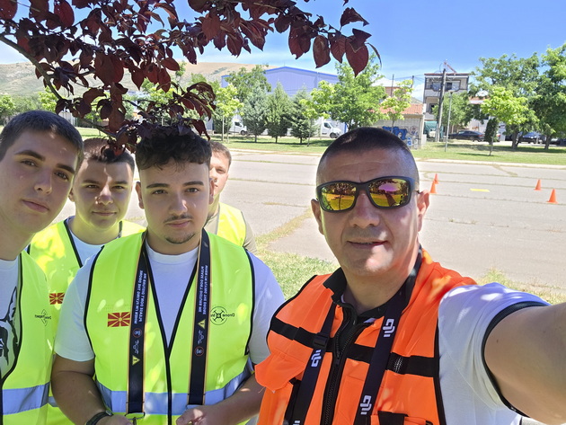 goran-aleksov-instruktor-za-upravuvanje-so-dronovi-bev-na-obuka-vo-izrael-preku-specijalnite-edinici-na-arm-se-zapochna-ottamu-12.jpg