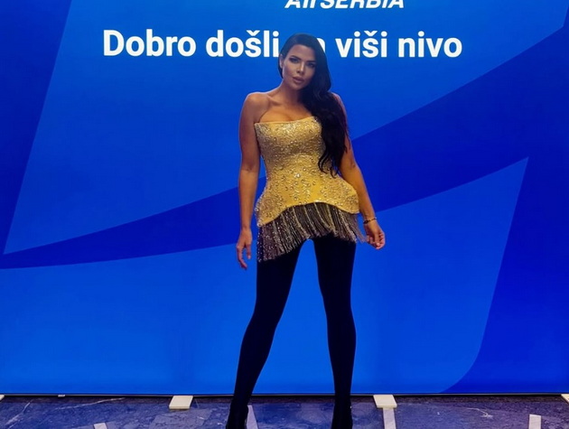 hrvatska-pejachka-so-apel-zhenata-ne-treba-da-im-bide-rob-na-mazhot-i-na-decata-nema-mama-e-mama-dvajcata-sme-roditeli-08.jpg